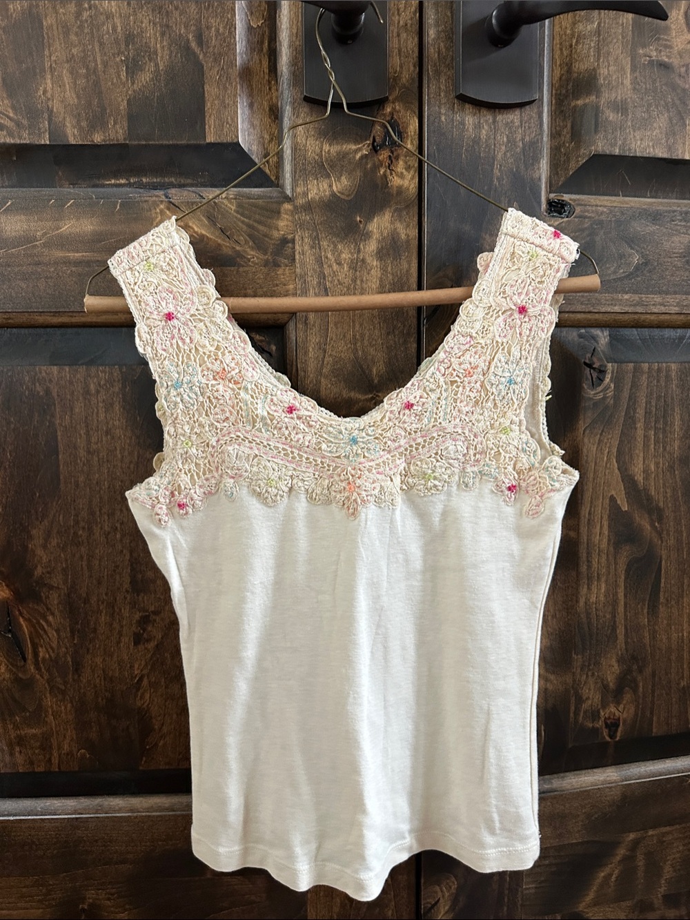 🍓🍓Ivory Tank Top with Pastel Crochet Lace Yoke - xSmall